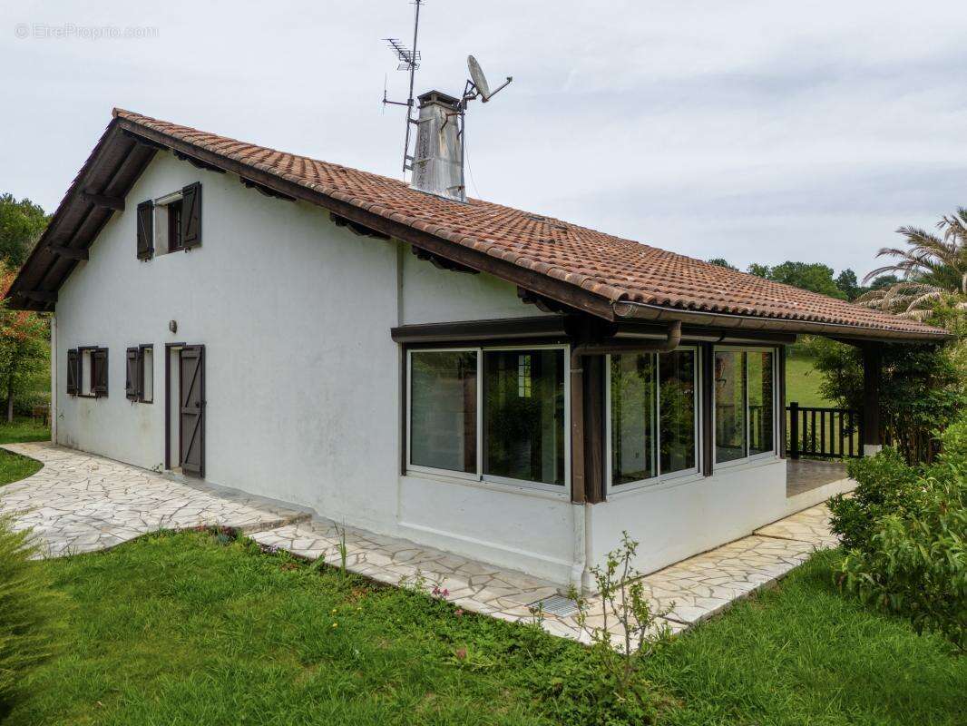 Maison T5 231 m² avec jardin et garage - photo 18