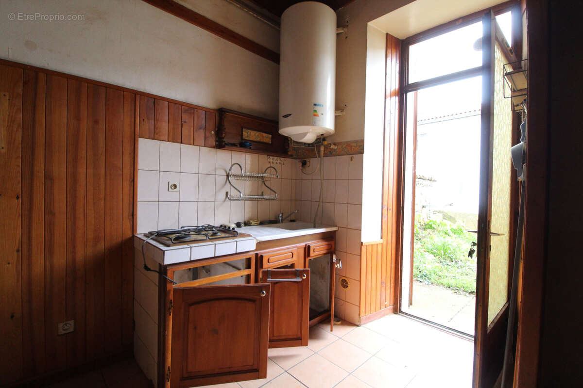 Maison à ROQUEFORT-SUR-SOULZON