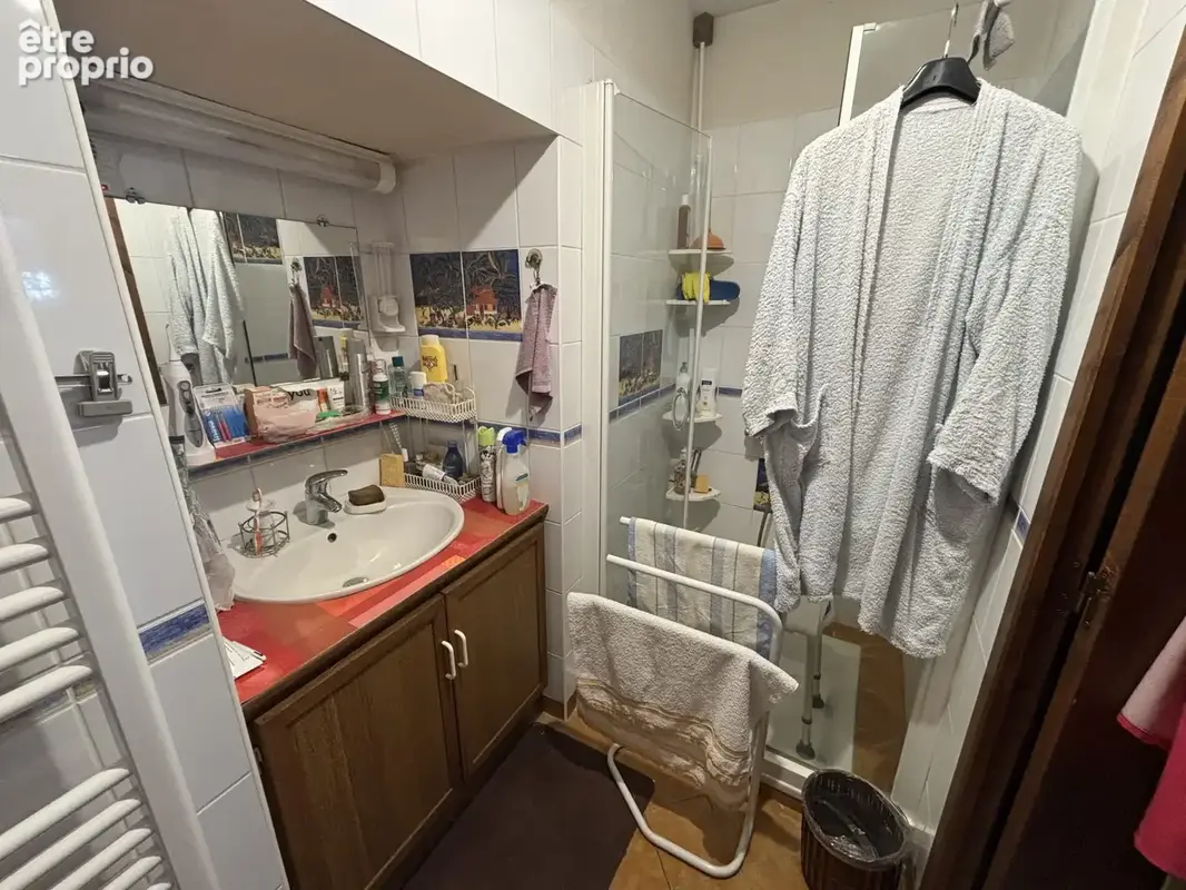 Salle d'eau avec WC