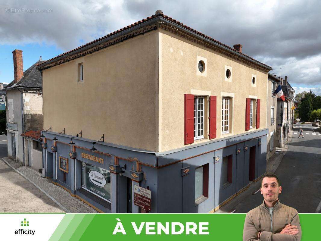 Appartement 12 pièces 183 m² à vendre à Usson-Du-Poitou (86350) - photo 2