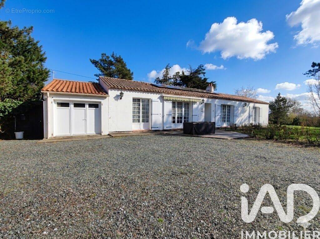 Photo 1 - Maison à LE PERRIER
