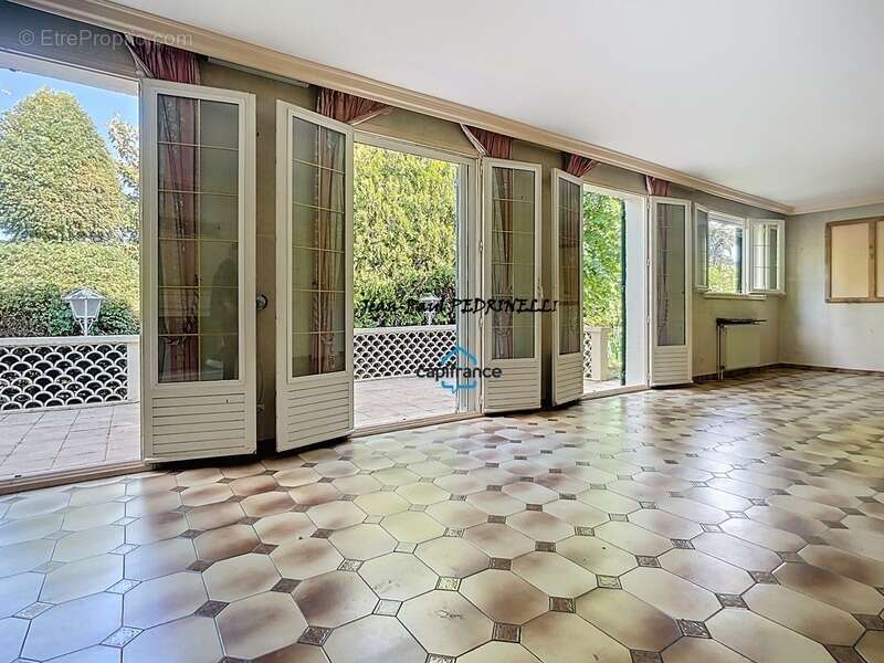 Maison à SAINT-GENIS-LAVAL