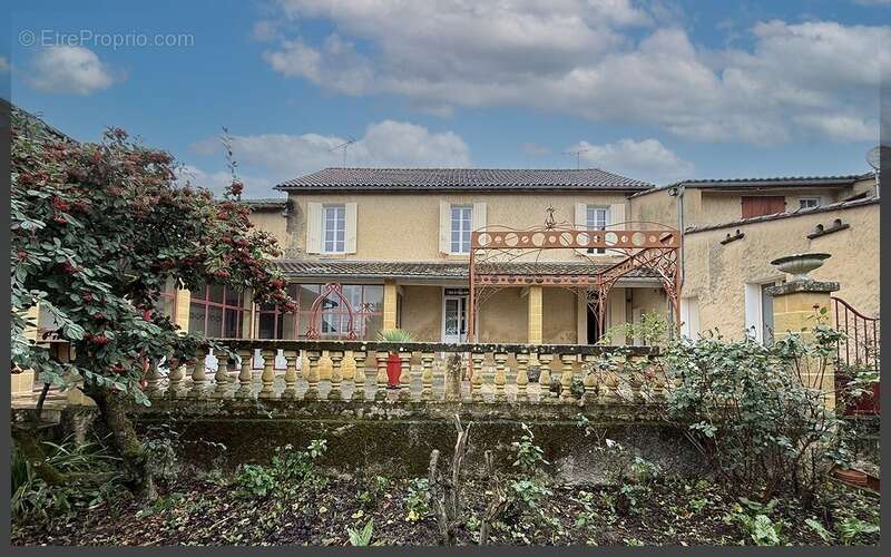 Maison à VILLEFRANCHE-DE-LONCHAT