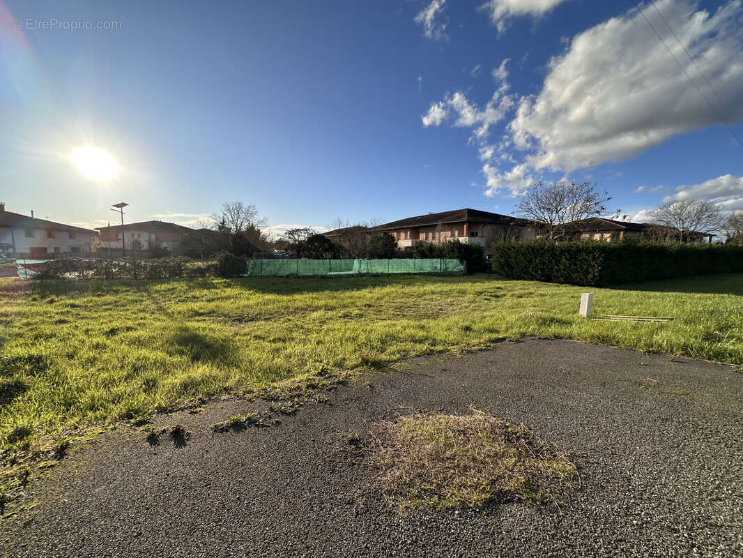 SAINT-JORY : Terrain plat et viabilisé - photo 2