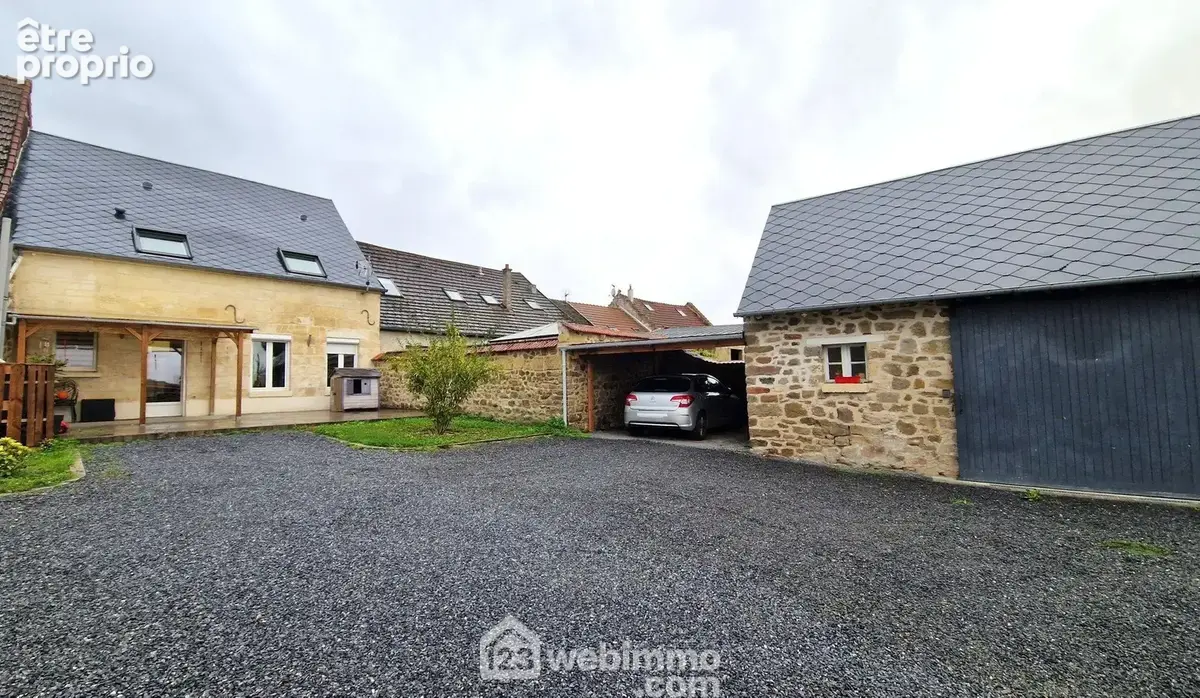 Jolie maison en pierres entièrement rénovée