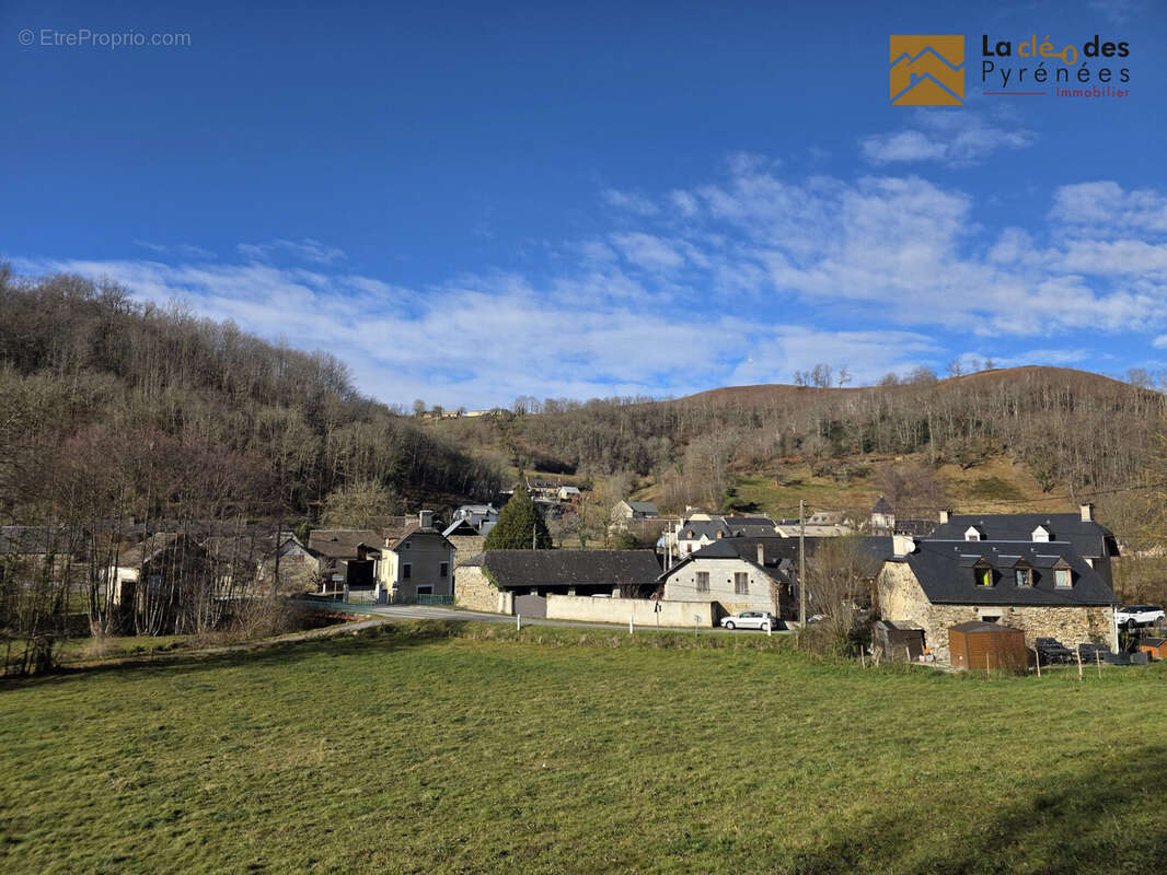 Terrain à ESCOUBES-POUTS