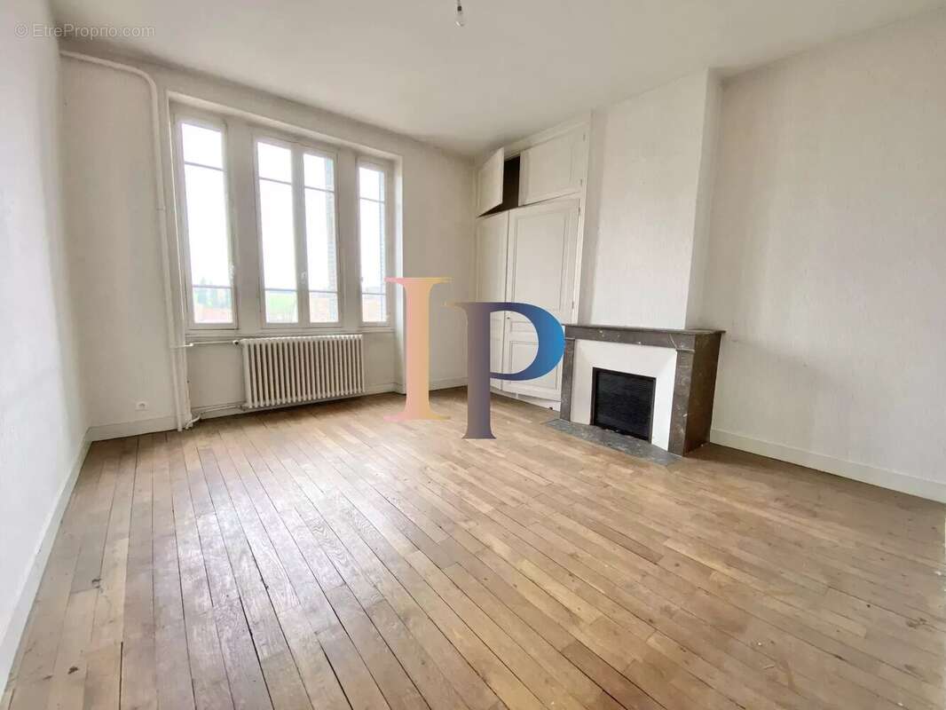 Maison à LA CLAYETTE