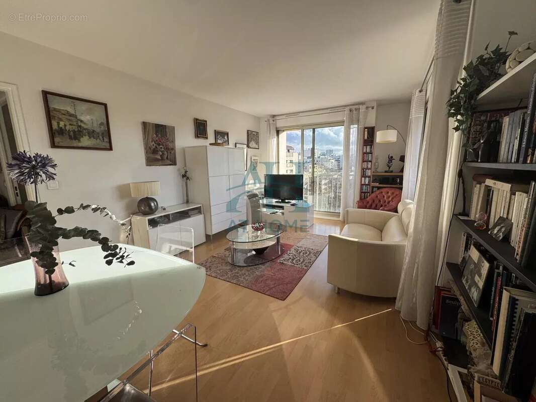 Appartement à PARIS-10E