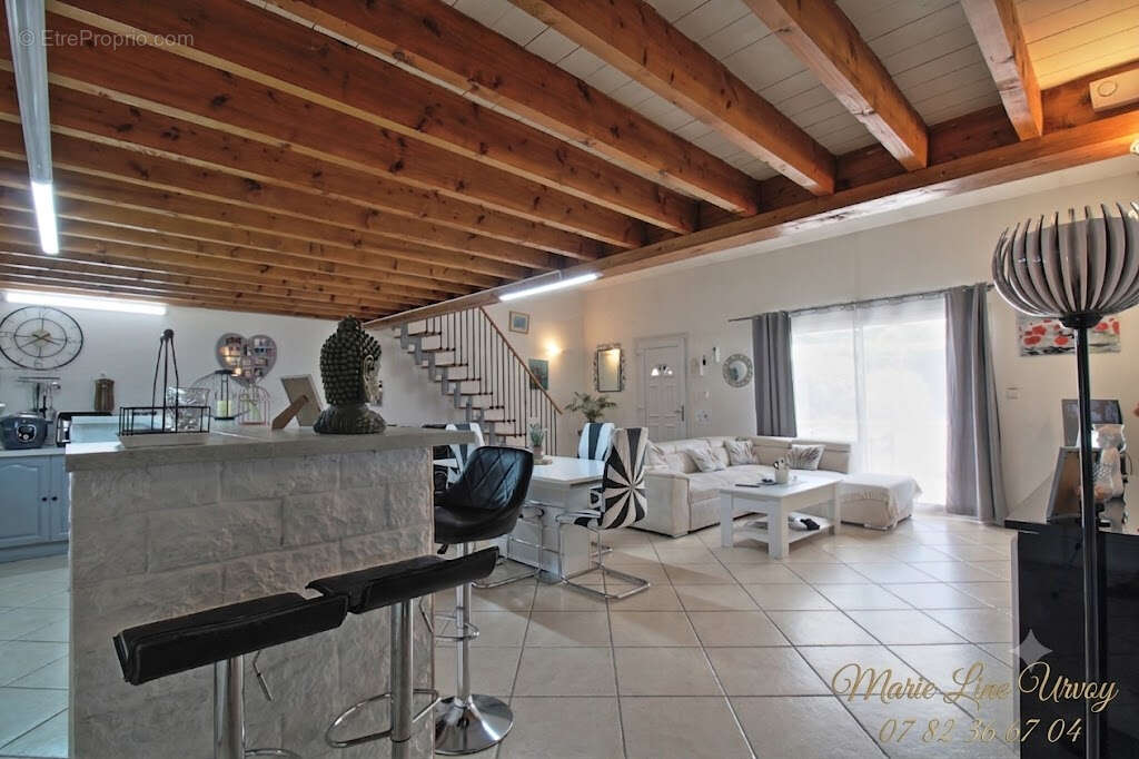 13210 St-Rémy - Mas en pierre 145 m² + gîte 70 m² - Piscine 8X4 - grand terrain - photo 12
