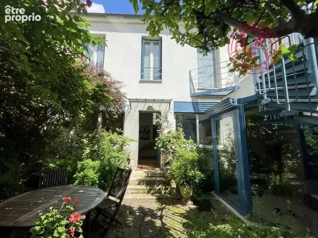 Appartement à PARIS-14E
