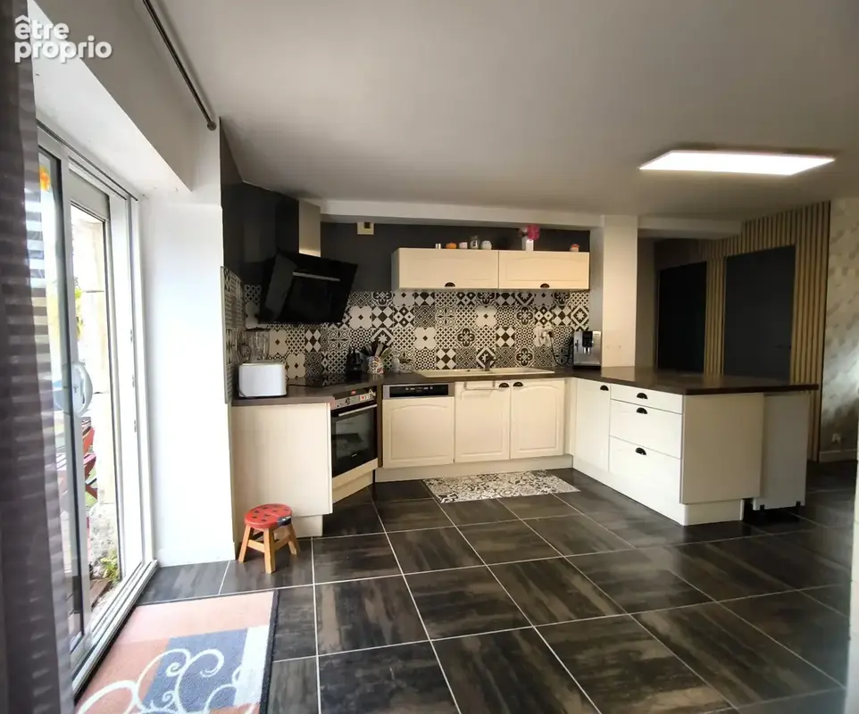 Maison Familiale à vendre 6 pièces MERIGNAC (16) - photo 3
