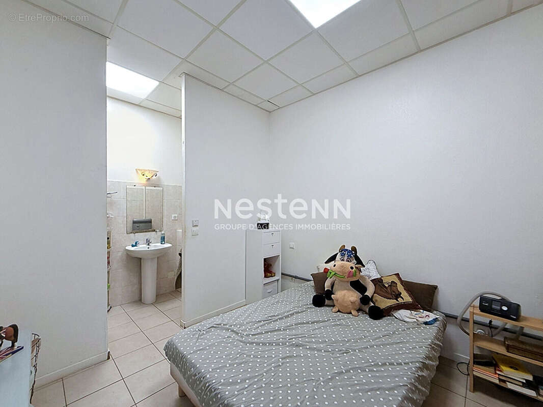 Vallauris Grand 4 pièces de 90 m² en rez-de-chaussée avec parking privatif - photo 6