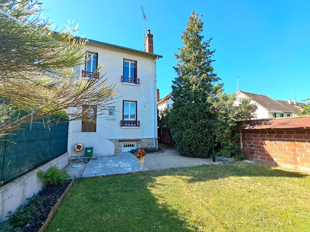 Maison à BEAUMONT-SUR-OISE