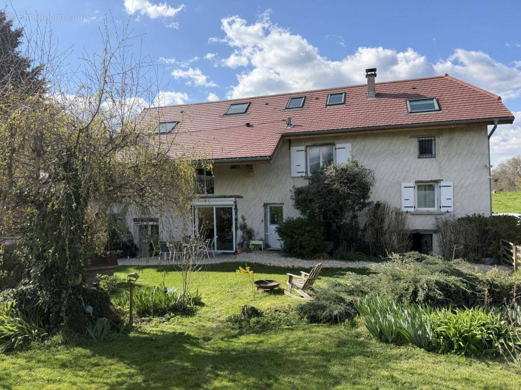 Maison à SAINT-GENIX-SUR-GUIERS
