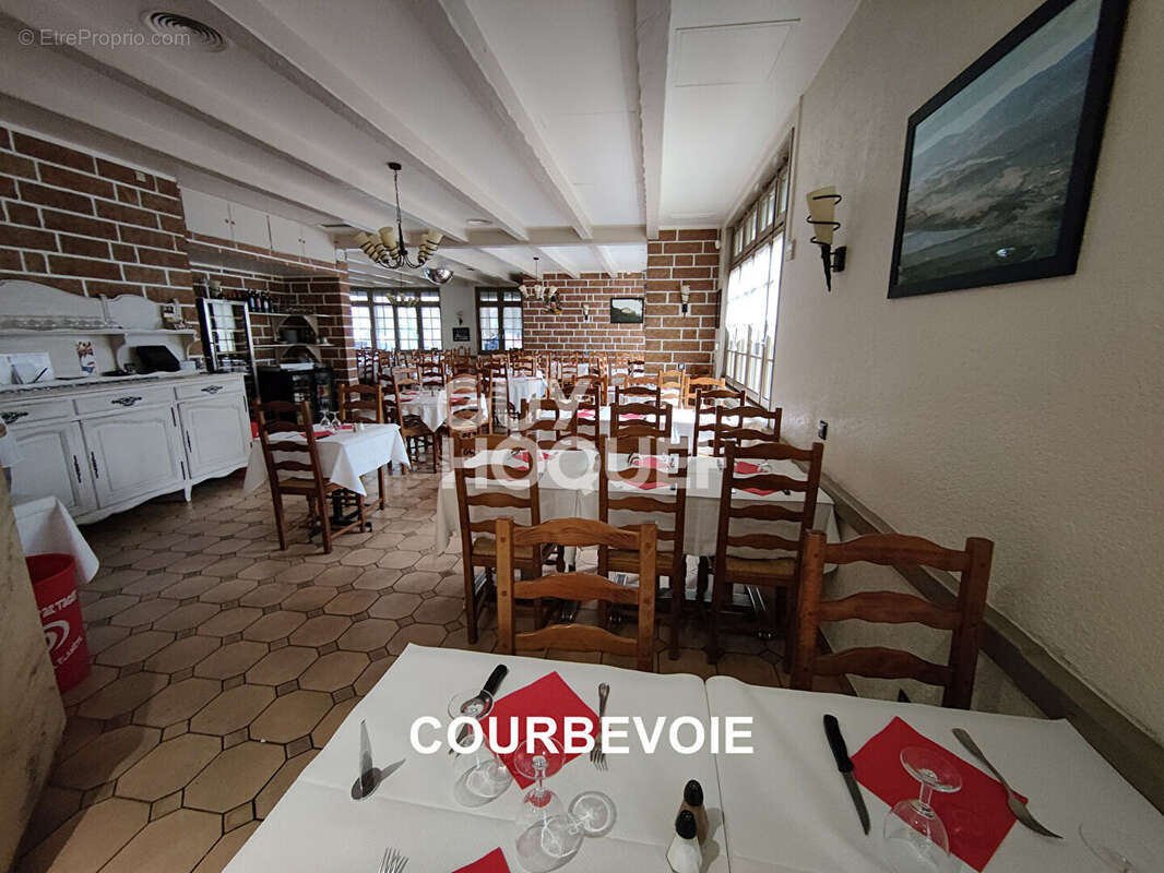 Commerce à COURBEVOIE