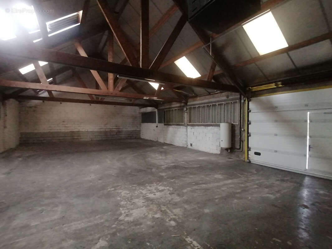 Commerce à VILLEDIEU-LES-POELES