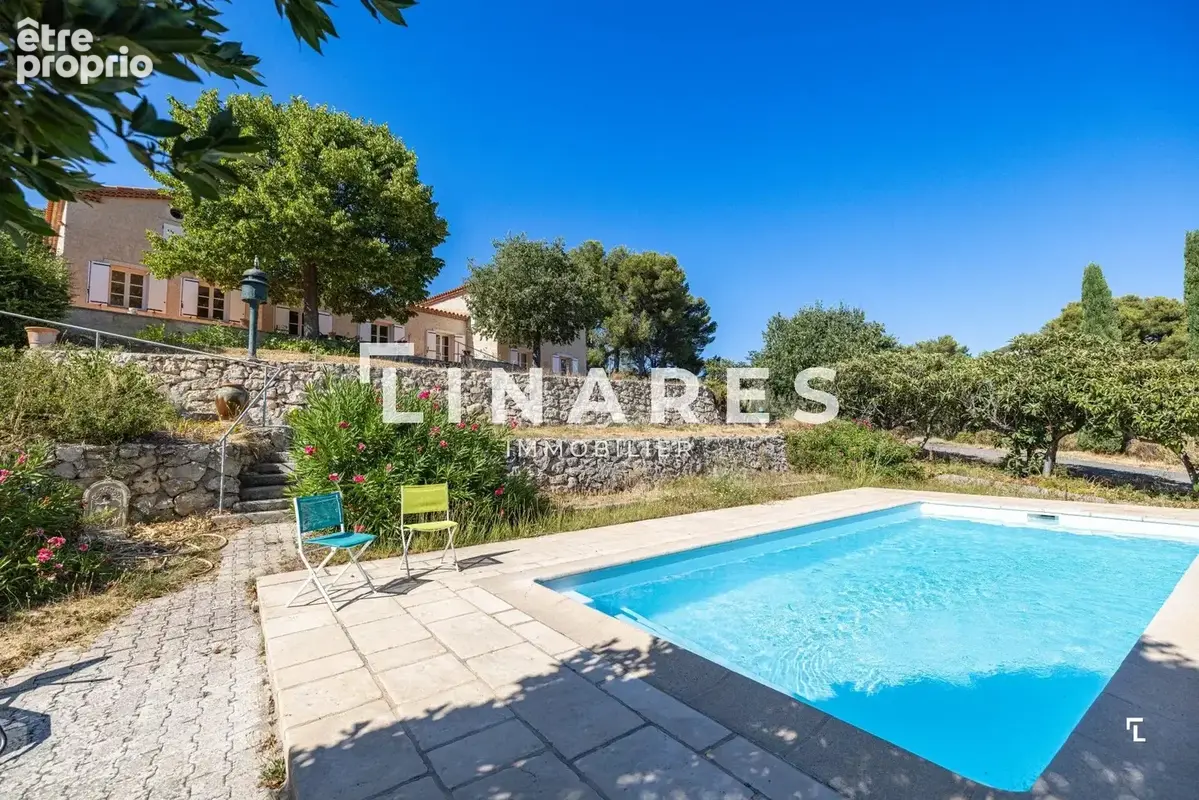 PLEIN SOLEIL - Villa T6 de 206m² - Piscine - Cuisine d'été - Terrain de 3400m² - 13011 LA TREILLE - photo 21