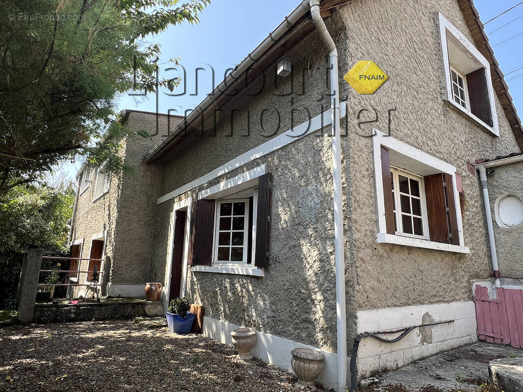 Maison à CAMBRONNE-LES-CLERMONT