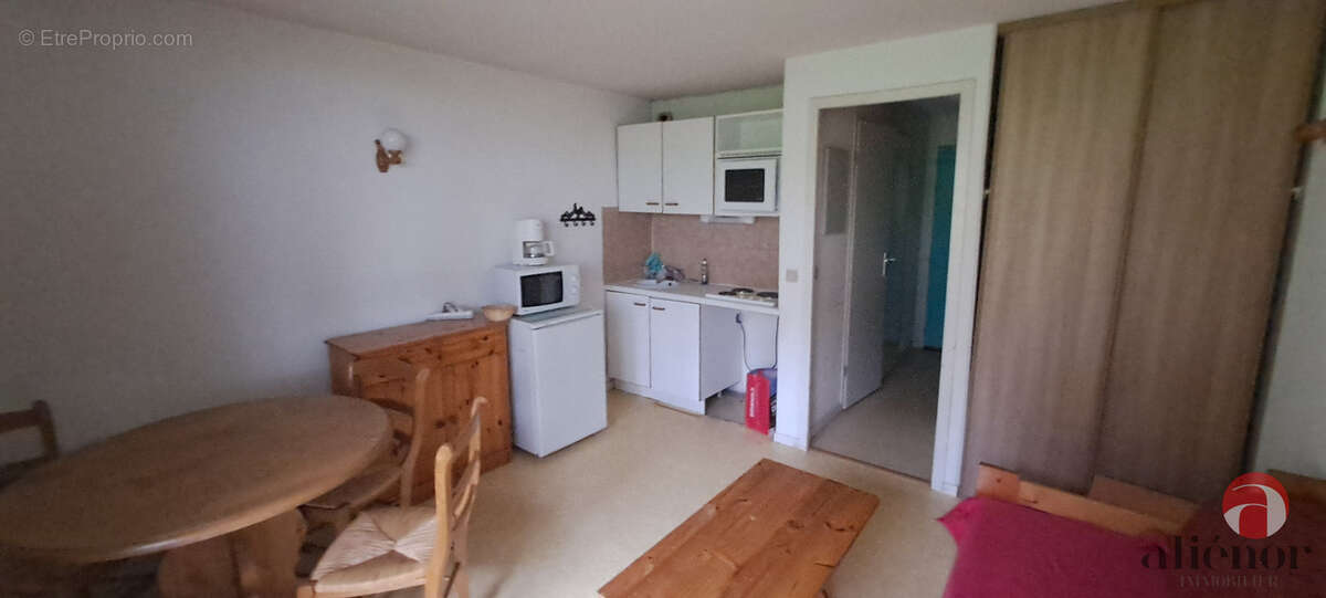 Appartement à MORILLON