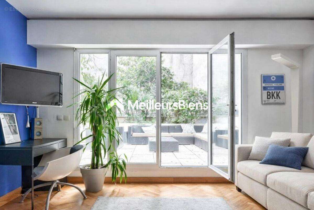 Appartement à PARIS-15E