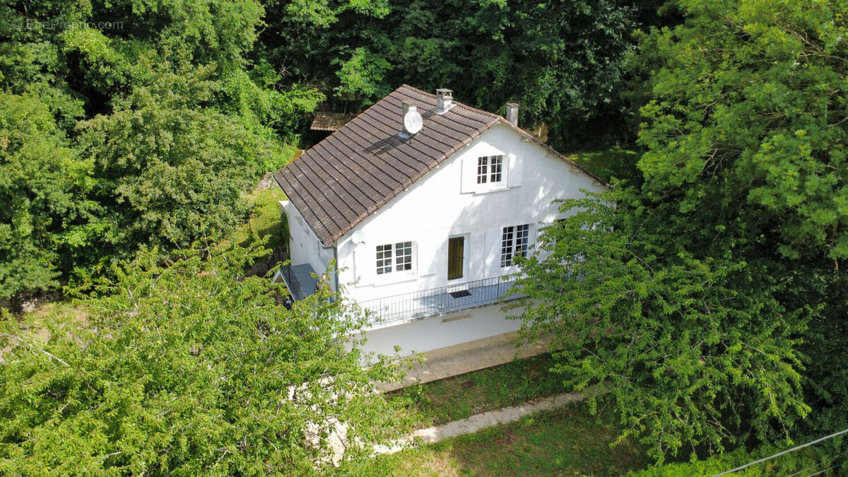 Maison à CHARROUX