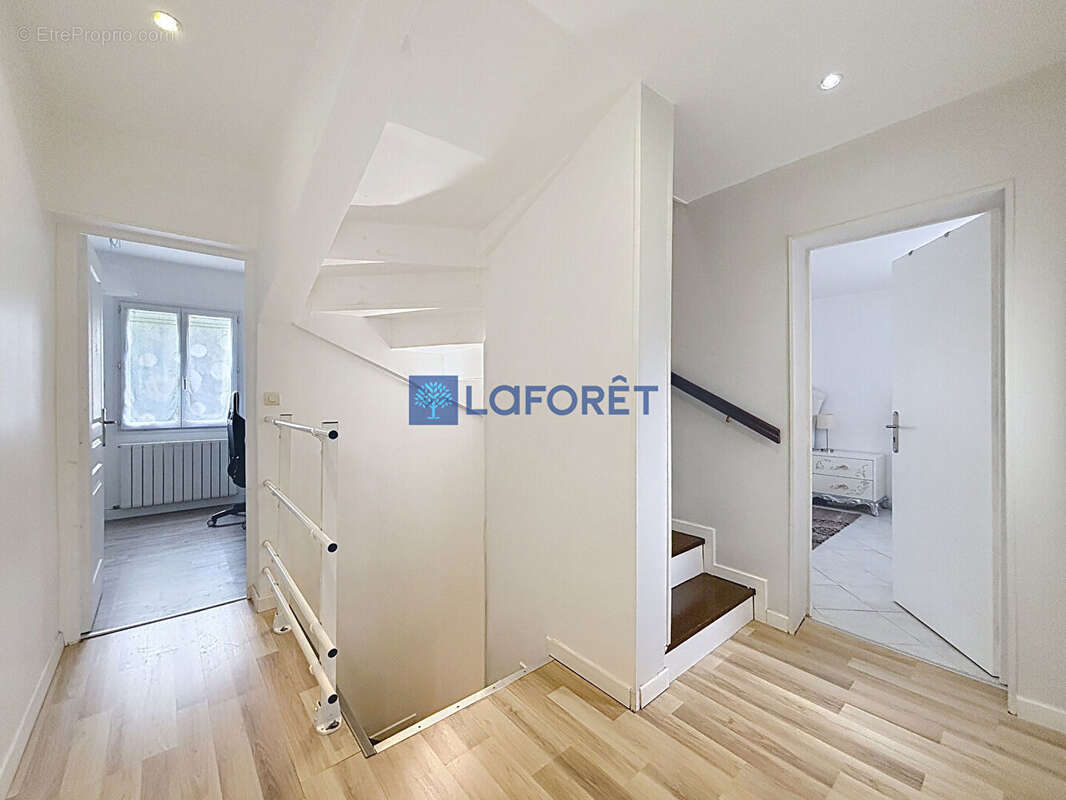 Maison à SAVIGNY-SUR-ORGE