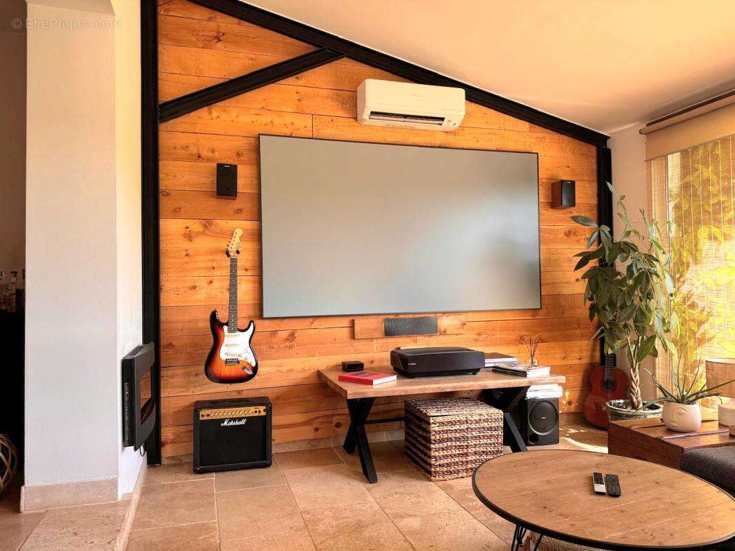 Maison à GINASSERVIS