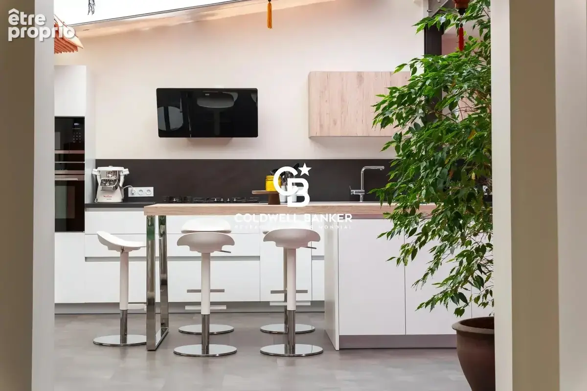 Tours –  maison familiale de 250 m² - 6 chambres - avec jardin et stationnement - photo 7