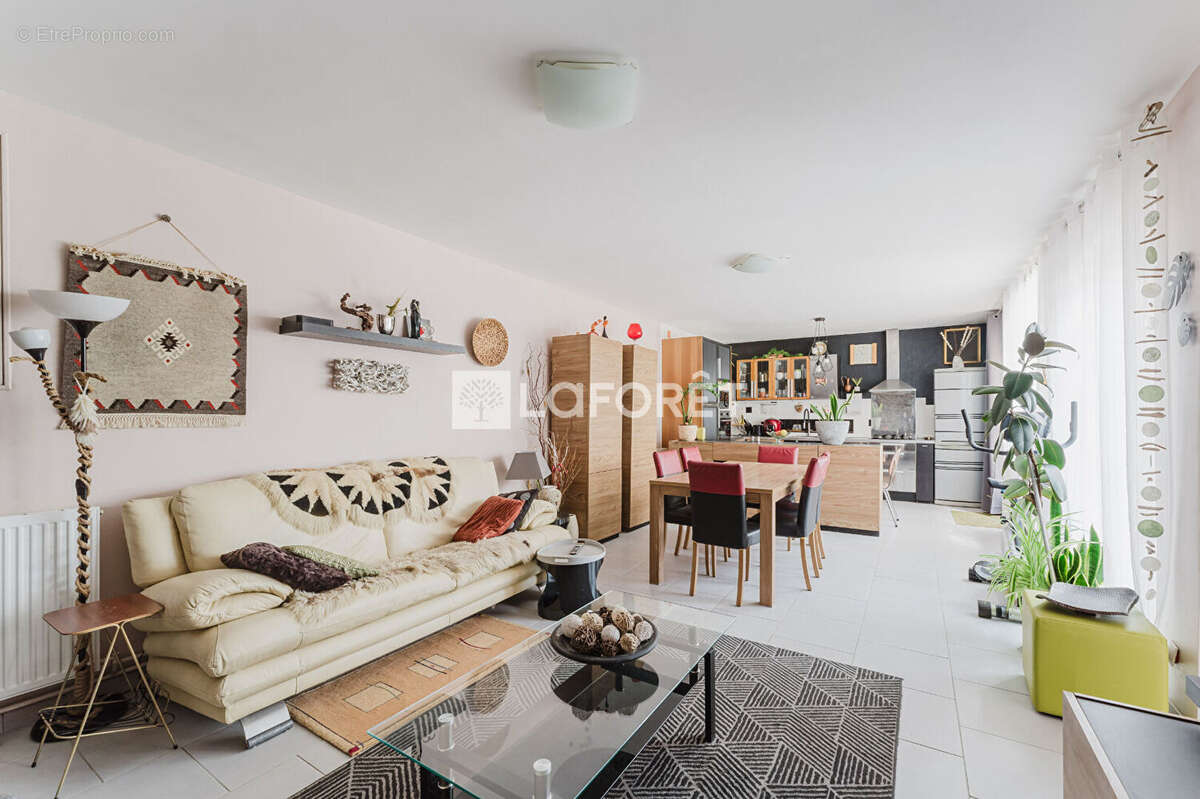 Semi plain pied 223.5 m2, 6ch, jardin, garage, dépendances - photo 4