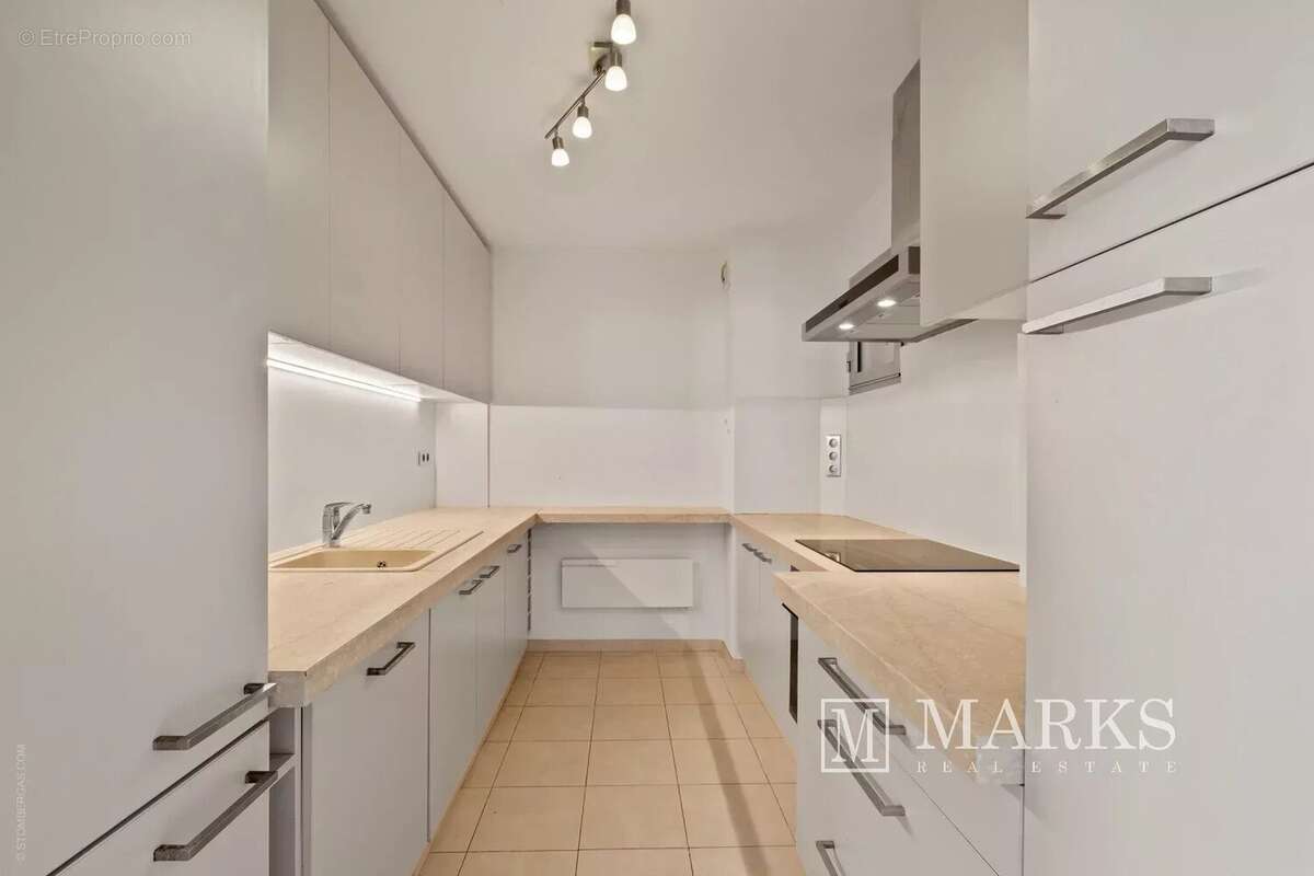 Appartement spacieux de trois chambres avec vue mer - photo 11