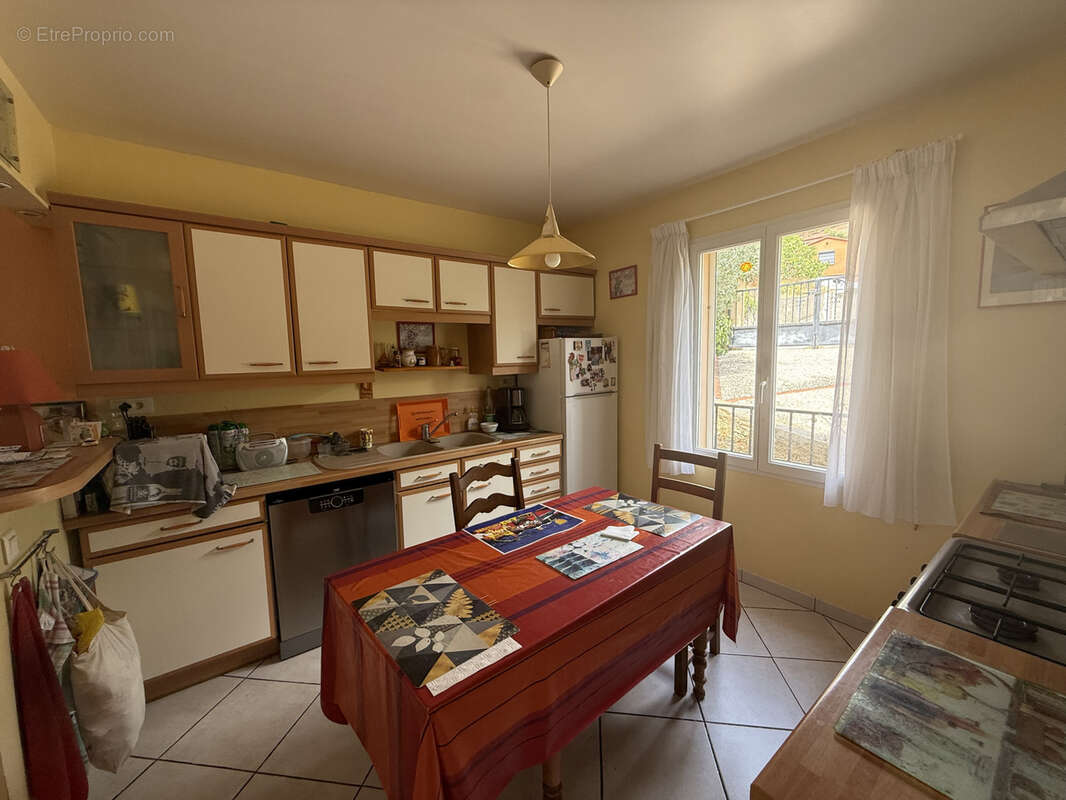 Maison à vendre à Arles-sur-Tech, proche du collège. - photo 3