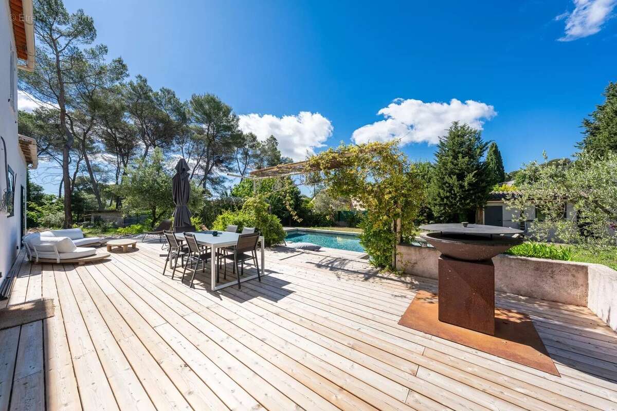 Maison à MOUGINS