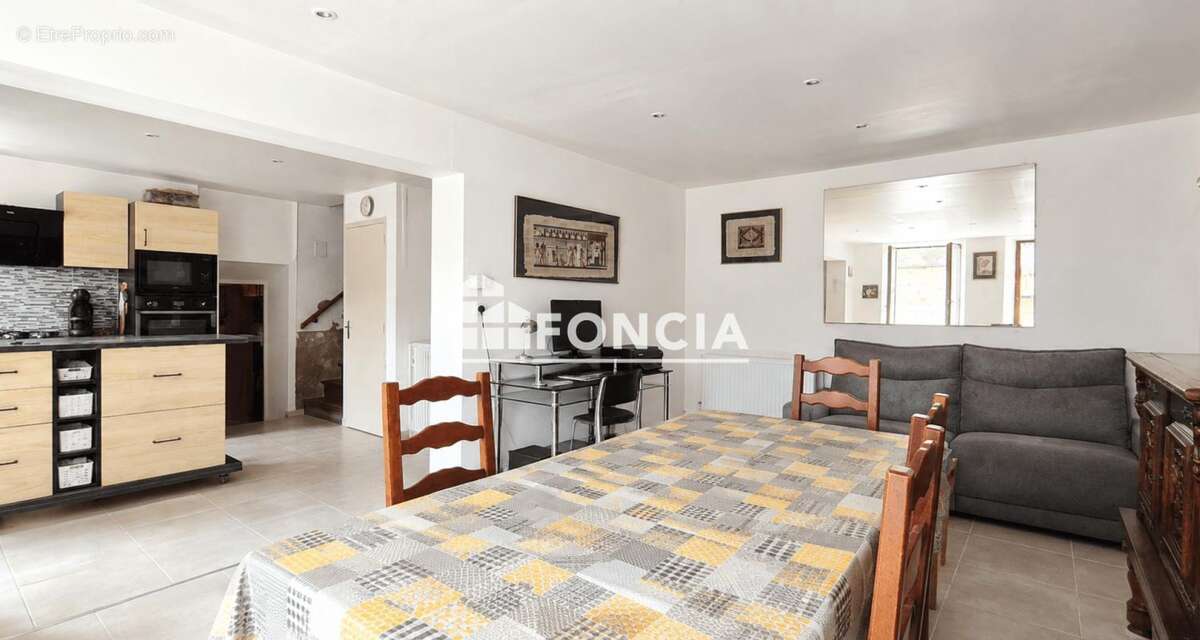 Maison ancienne avec garage, terrasse et beau potentiel d’évolution – Secteur Coincy - photo 4