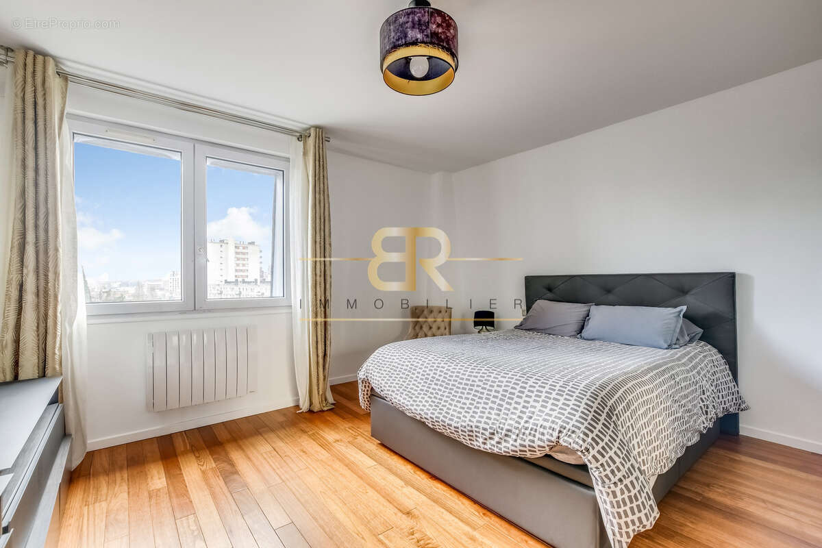 Appartement à CHARENTON-LE-PONT