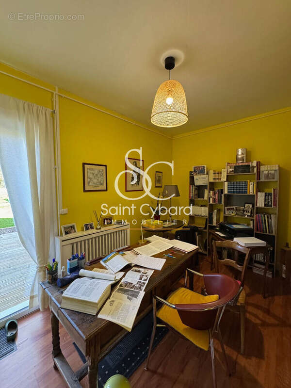 Maison à SAINT-YRIEIX-SUR-CHARENTE