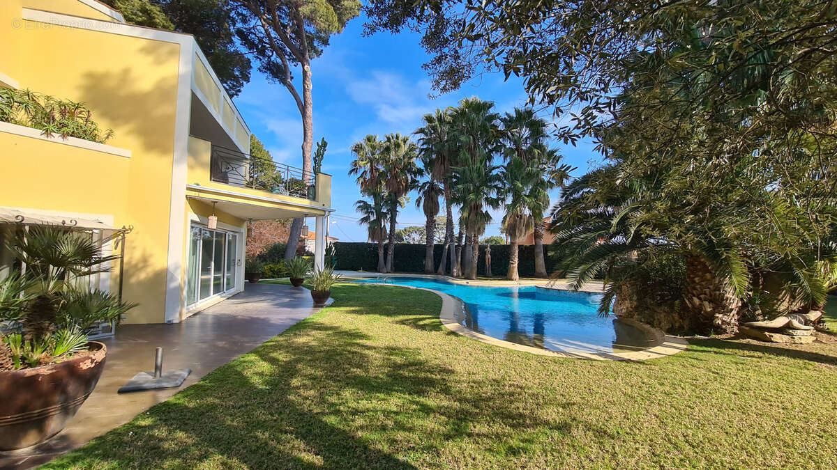Maison 450 m² à Antibes  - photo 4