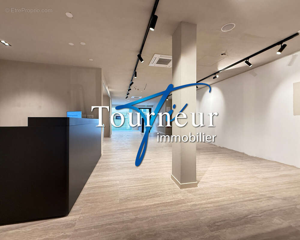 Commerce à SANARY-SUR-MER