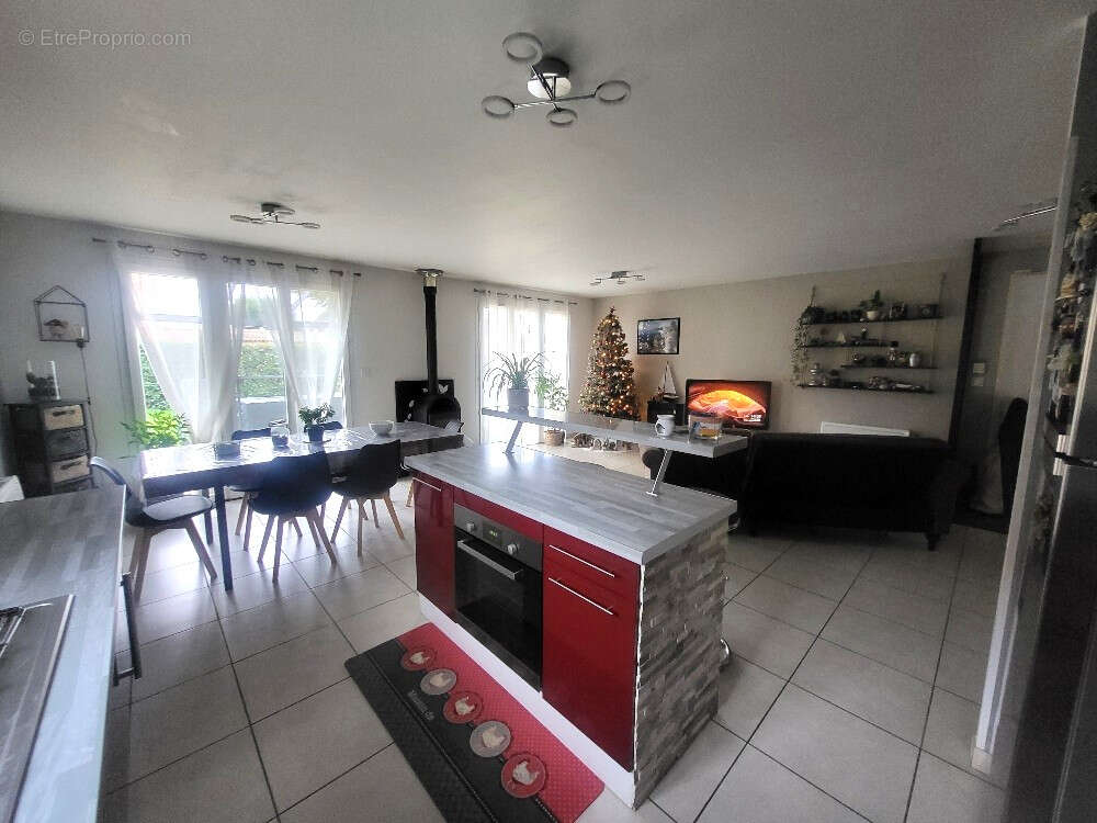 Maison à CHATILLON-SUR-CHALARONNE