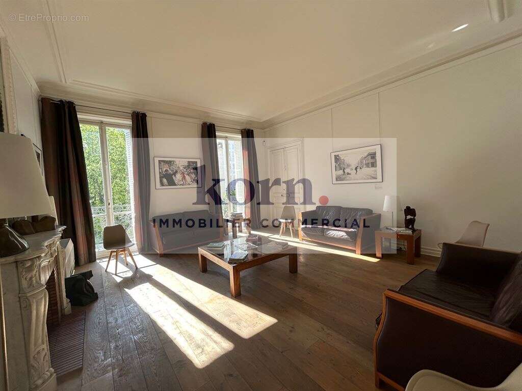 Commerce à PARIS-17E