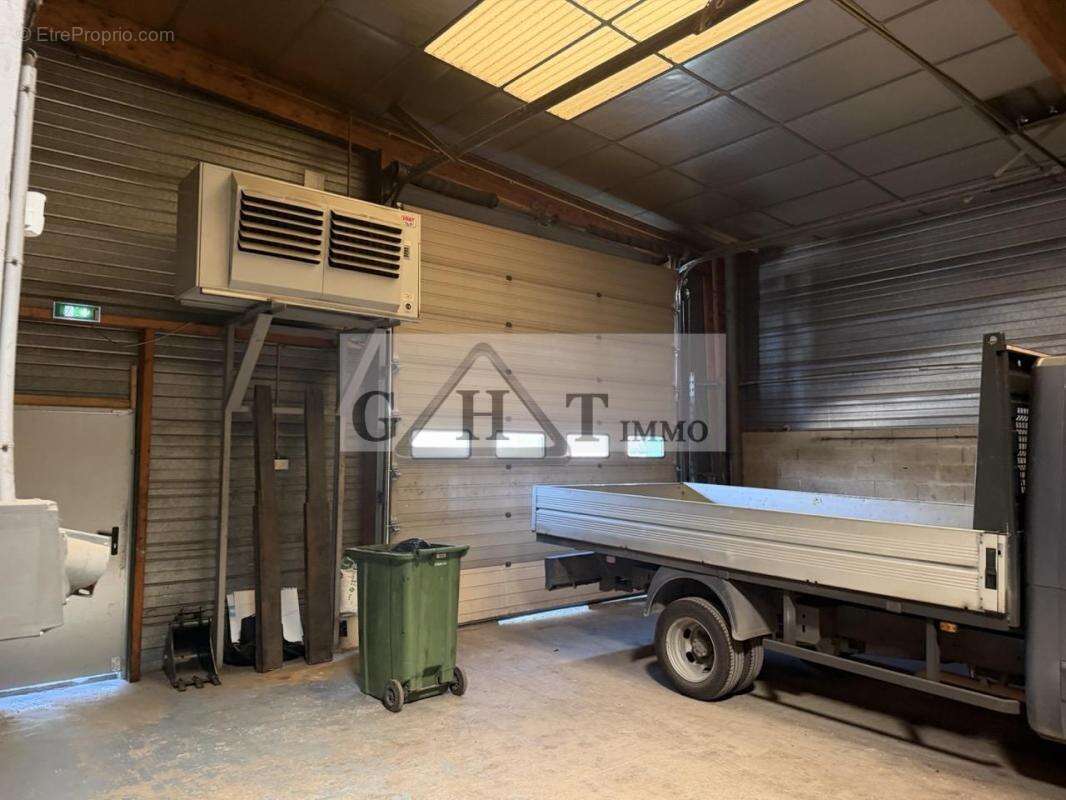 Entrepot 530m2 a vendre le plessis paté - photo 8