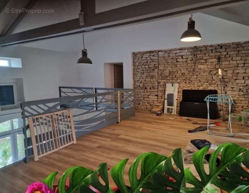 Propriete à vendre 7 pièces proche de EPINAL (88) FERME rénovée + HANGAR/GARAGE + 5000 m2 de TERRAIN - photo 2