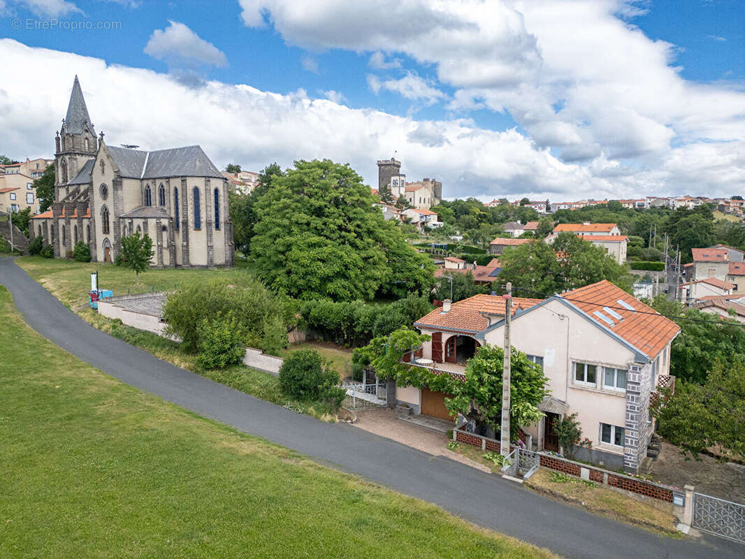 Maison à CHATEAUGAY