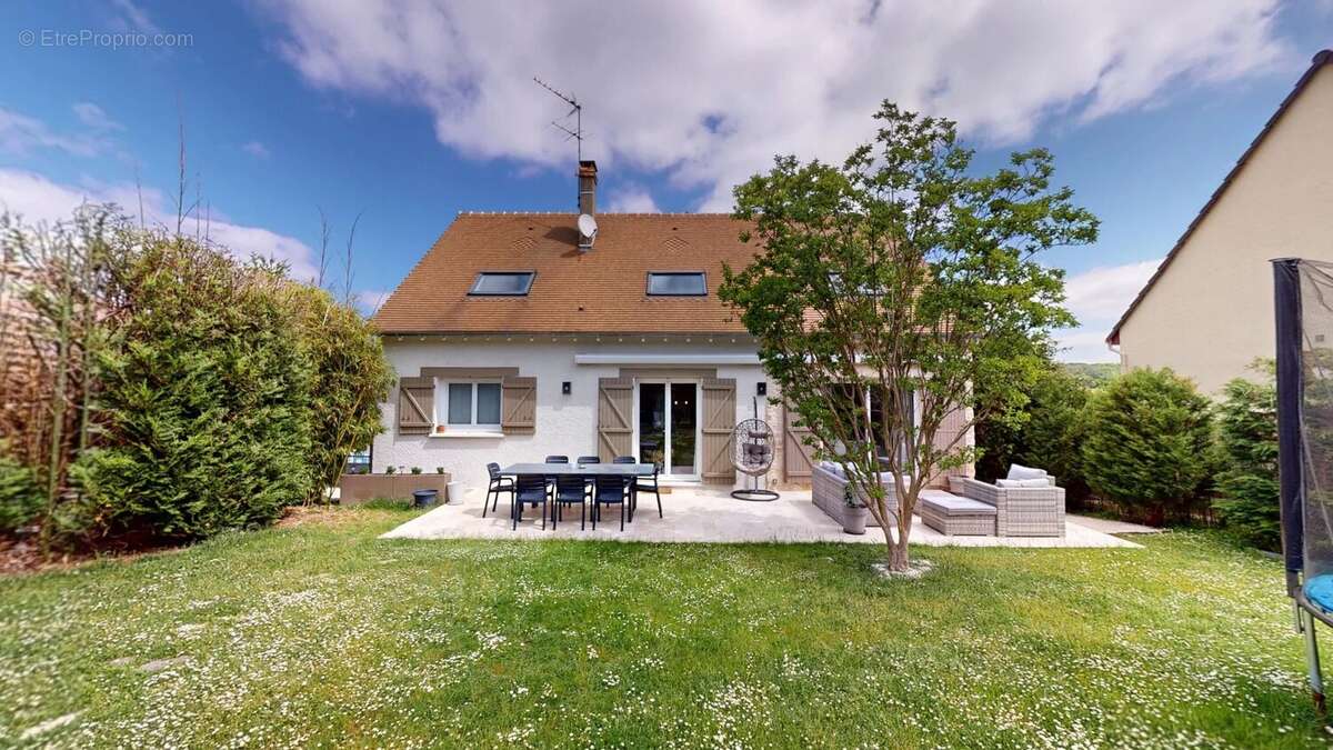 Maison à COUBRON