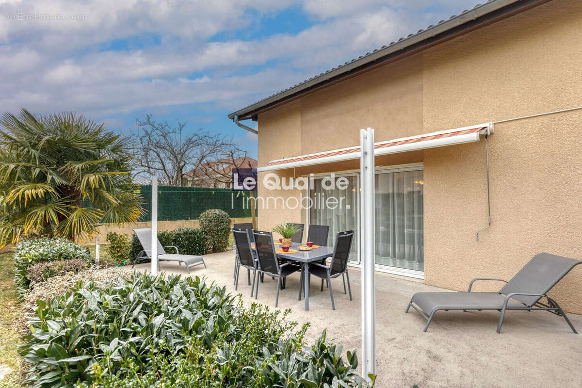 Maison à SAINT-SIMEON-DE-BRESSIEUX