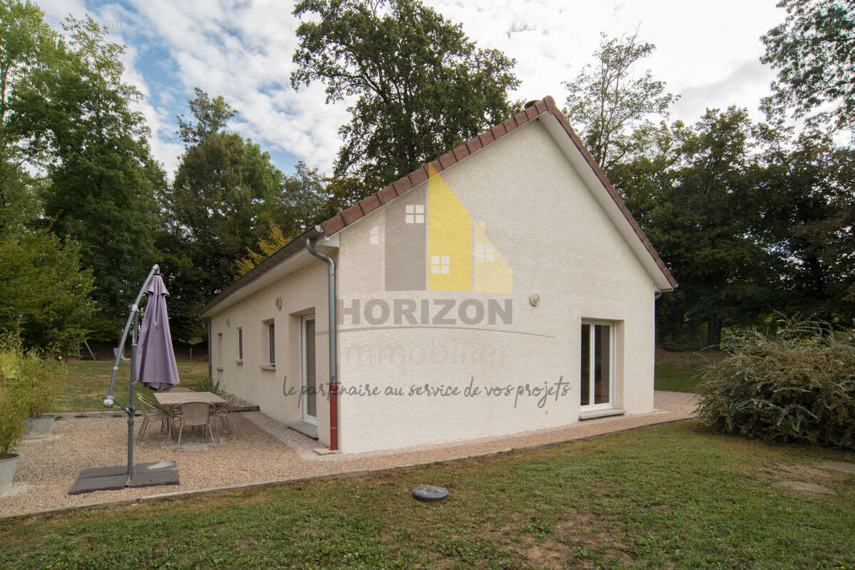 Maison à COMMENAILLES