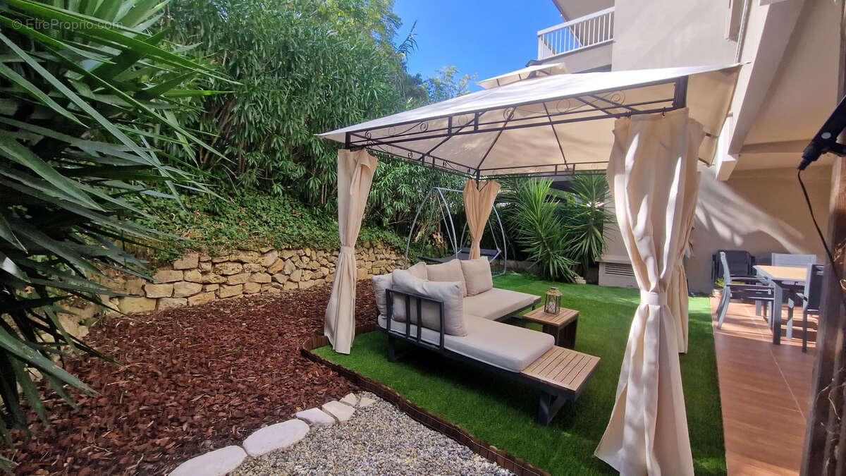 Appartement à VALLAURIS