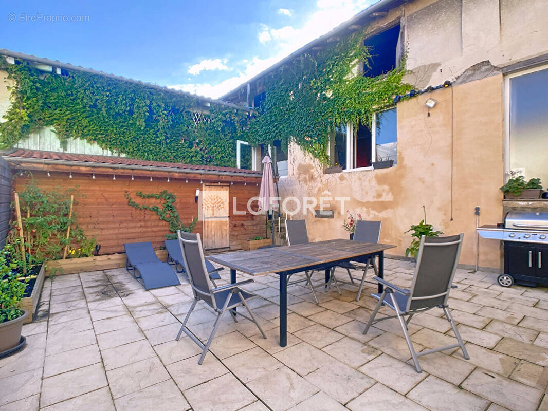 Maison à VILLIE-MORGON