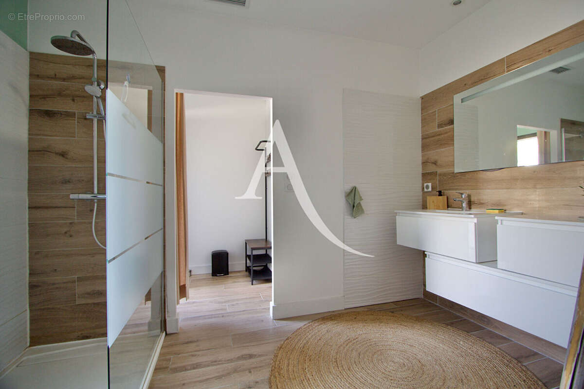 Maison à SAINT-JEAN-DE-VEDAS