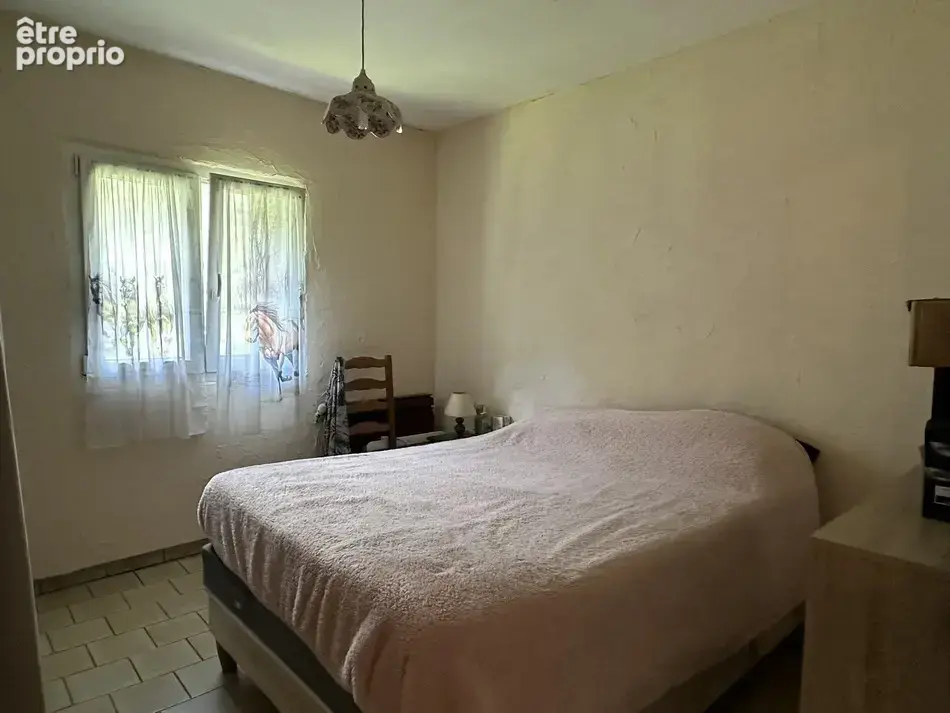 Jolie Maison avec dépendances et terrain - photo 11