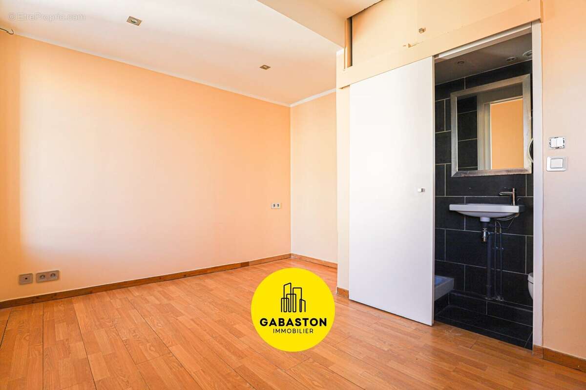 Appartement à MARSEILLE-7E
